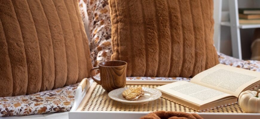 Cozy,Fall,Bedroom,With,A,Breakfast,Tray,And,Book